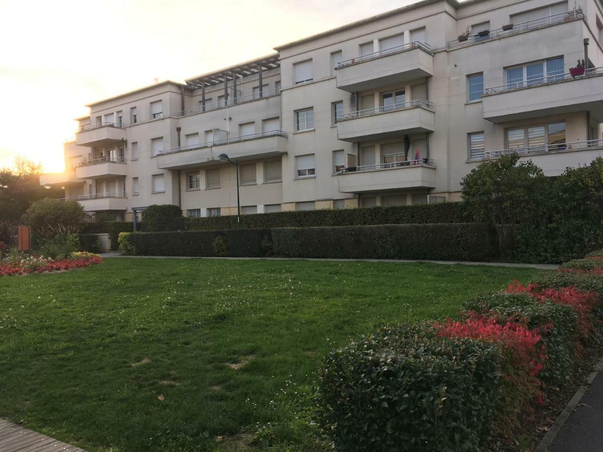Studio Disneyland Paris - Terrasse Монтеврен Екстер'єр фото